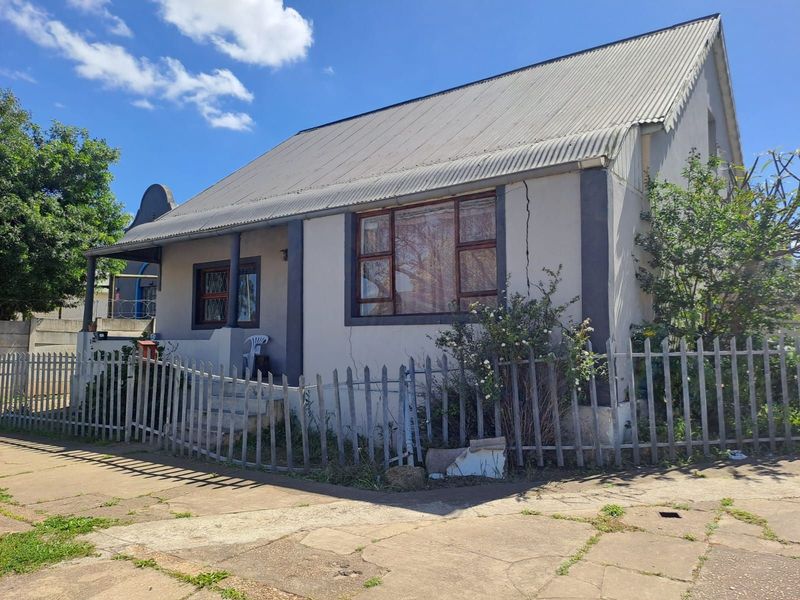 House For Sale in College Hill - Photo 5