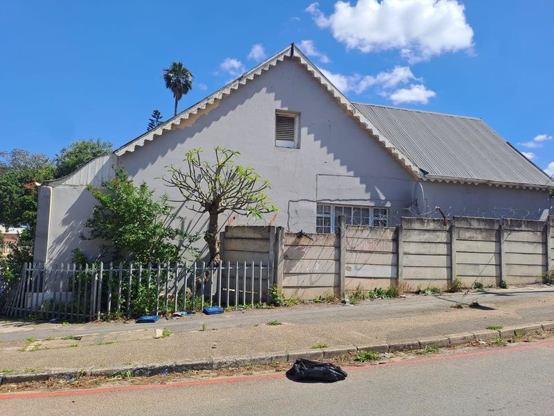 House For Sale in College Hill - Photo 4