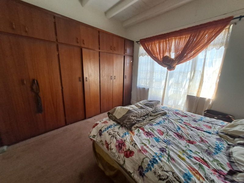 House For Sale in College Hill - Photo 8