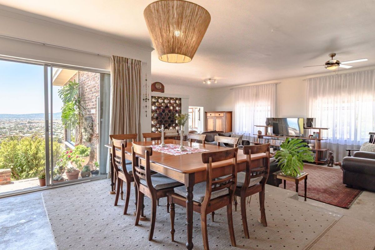 House For Sale in Mountainside - Photo 3