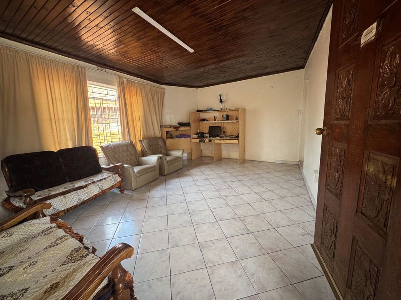 House For Sale in Laudium Ext 1 - Photo 5