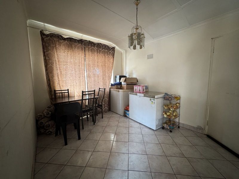 House For Sale in Laudium Ext 1 - Photo 10