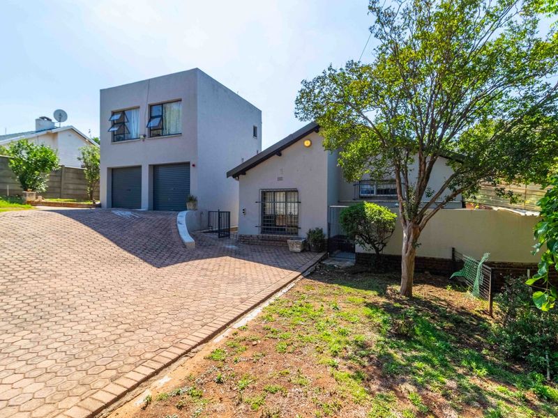 House For Sale in Horison - Photo 2