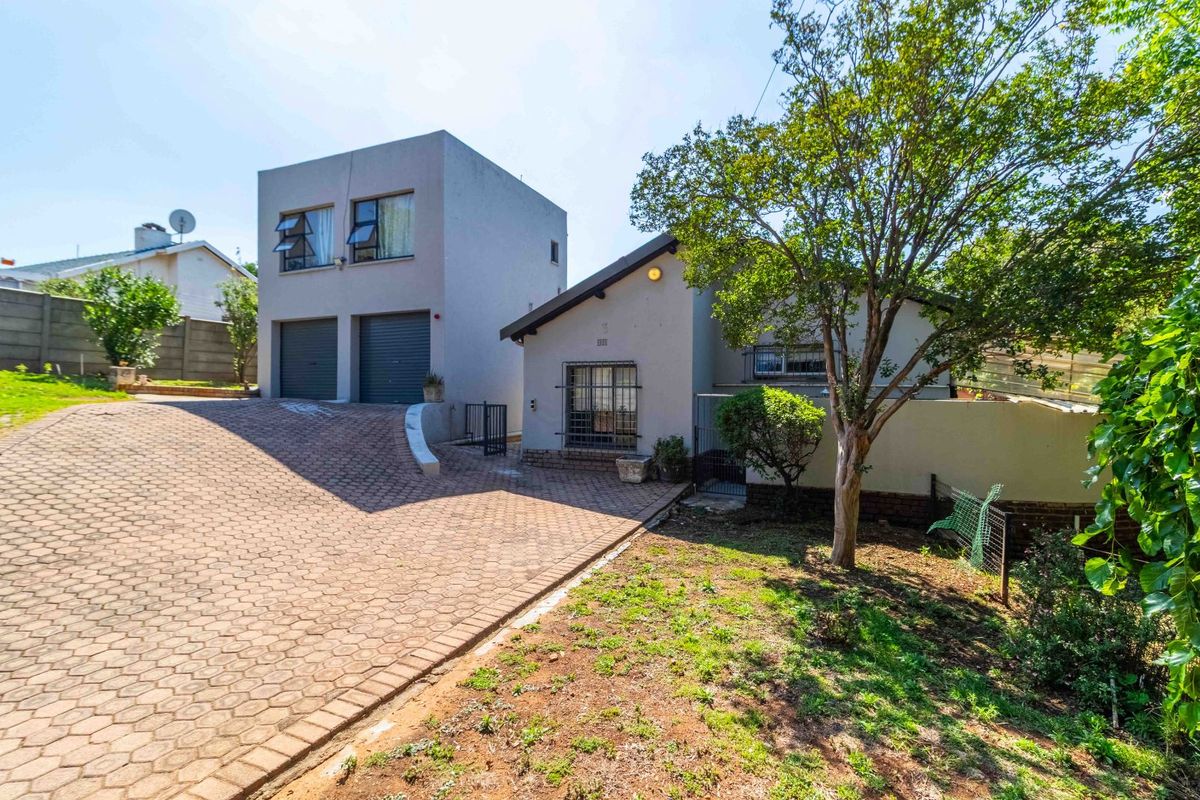 House For Sale in Horison - Photo 2
