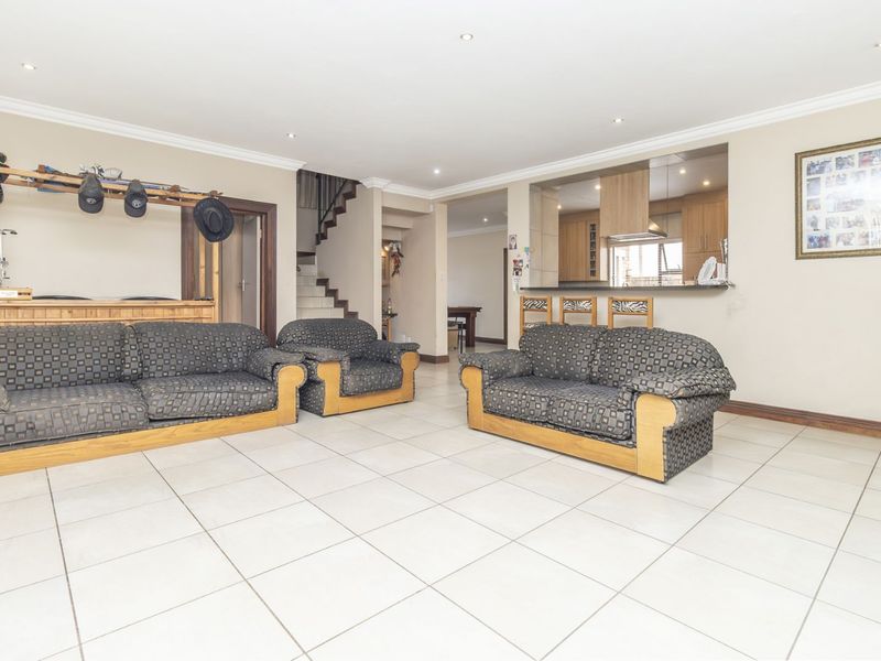 House For Sale in Honeydew Manor - Photo 8