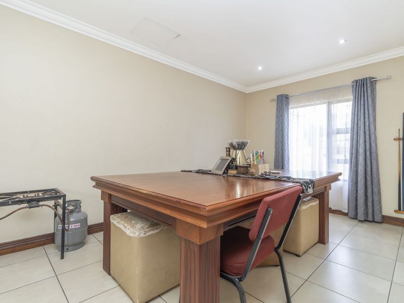 House For Sale in Honeydew Manor - Photo 10