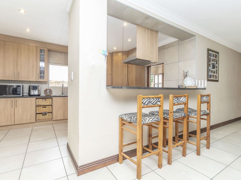 House For Sale in Honeydew Manor - Photo 3