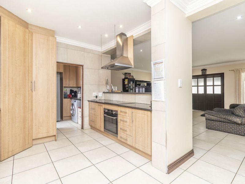 House For Sale in Honeydew Manor - Photo 4