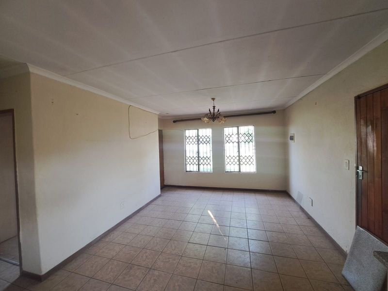 House For Sale in Nellmapius - Photo 9