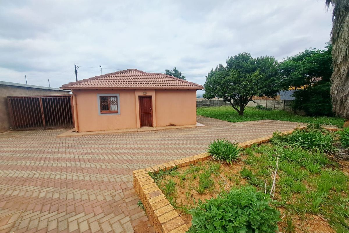House For Sale in Nellmapius - Photo 5