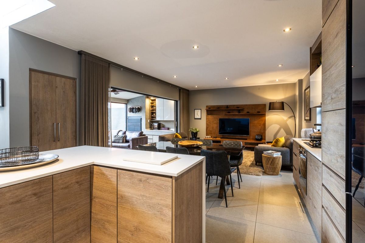 Townhouse For Sale in The Hills Game Reserve Estate - Photo 3