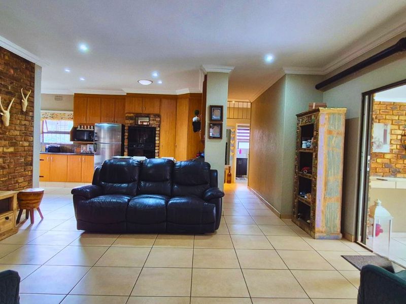 House For Sale in Birchleigh North - Photo 4