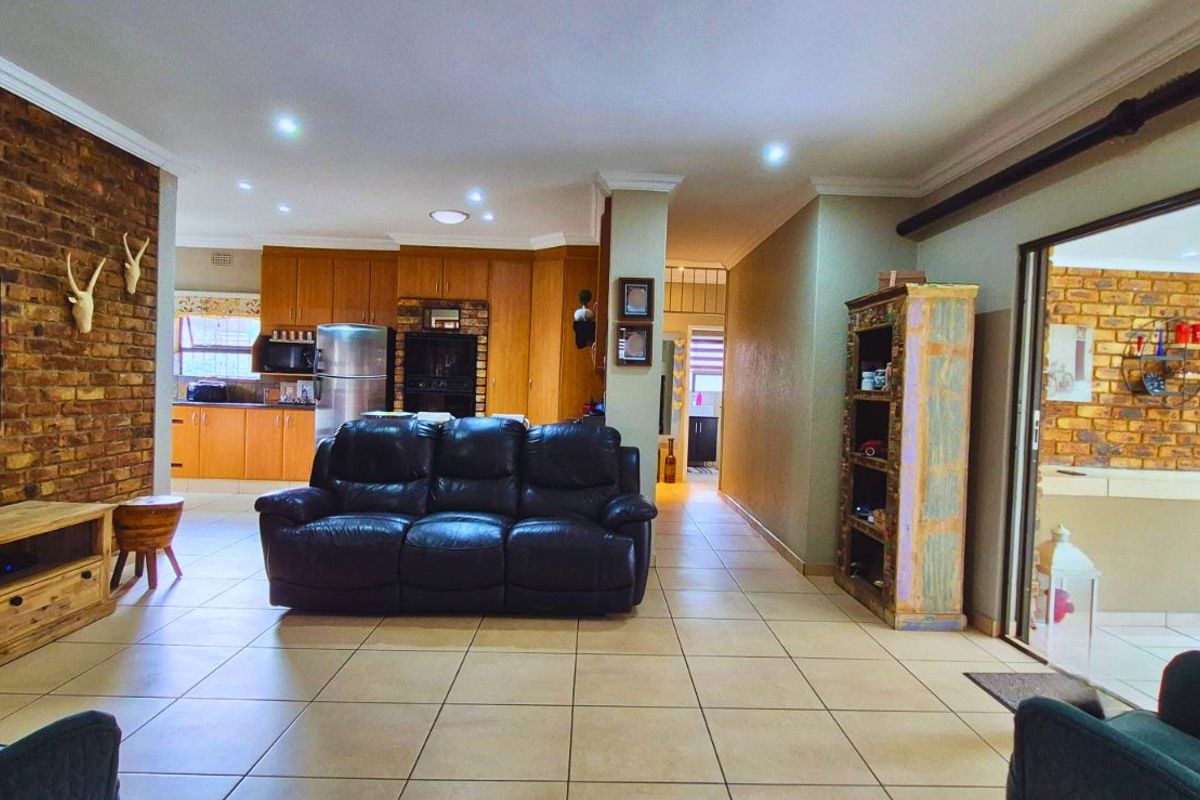 House For Sale in Birchleigh North - Photo 4