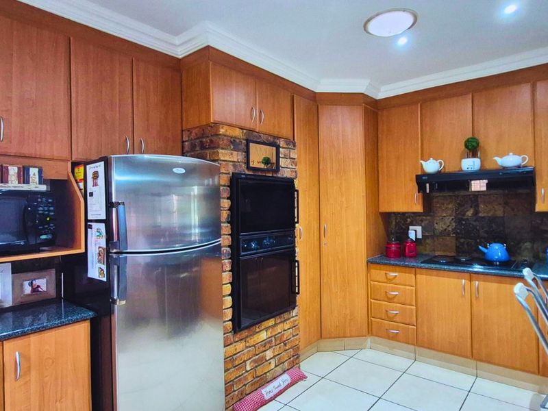 House For Sale in Birchleigh North - Photo 7