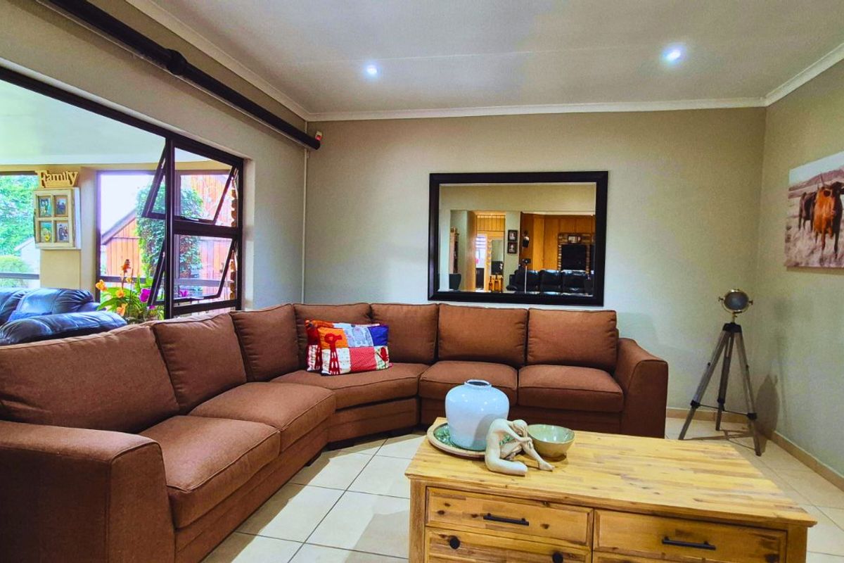 House For Sale in Birchleigh North - Photo 3