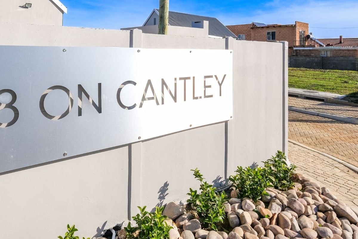 Townhouse For Sale in Pacaltsdorp - Photo 3