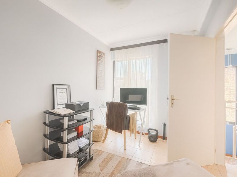 House For Sale in Craigavon - Photo 4