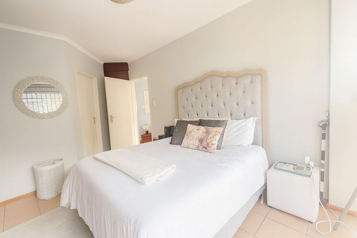 House For Sale in Craigavon - Photo 5