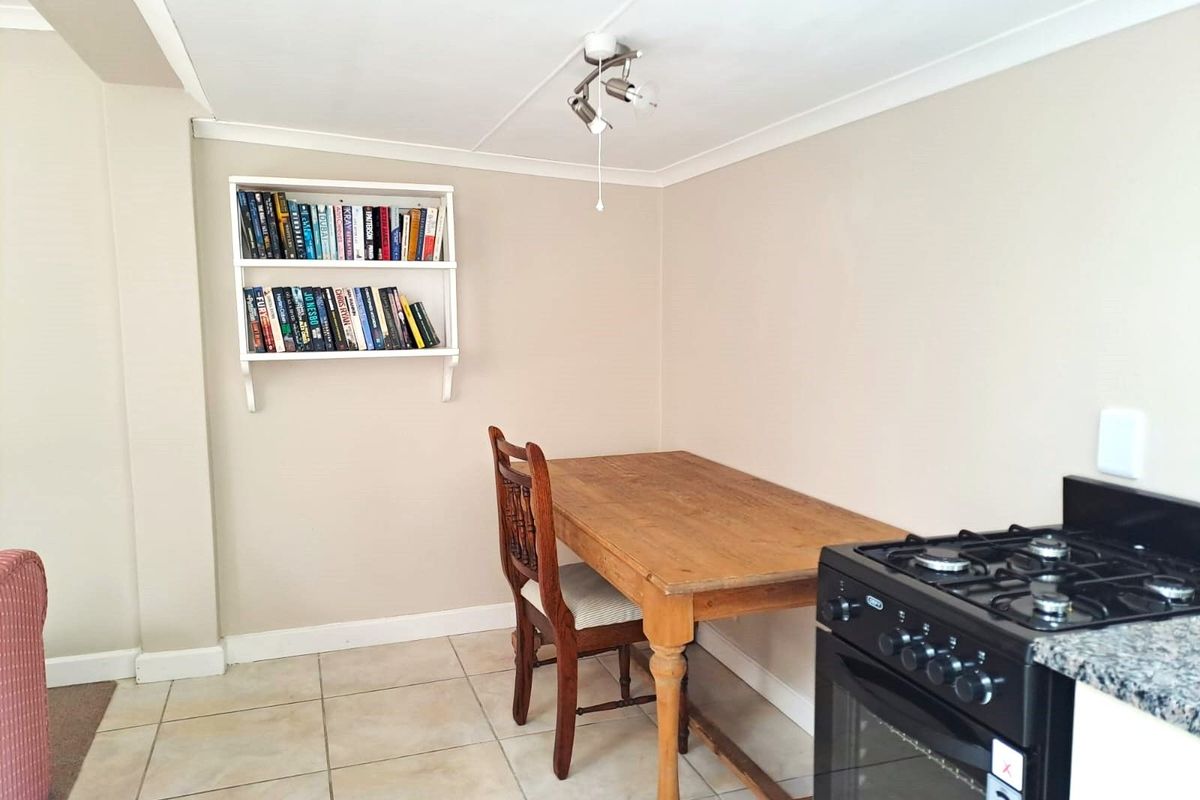 Apartment To Rent in Old Place - Photo 2