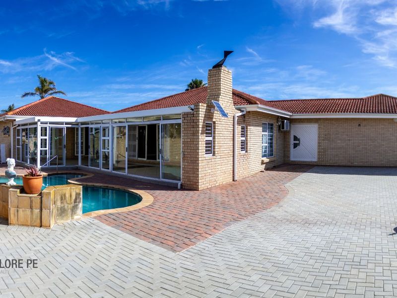 House For Sale in Summerstrand - Photo 4
