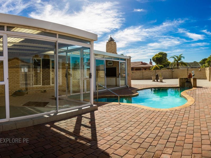 House For Sale in Summerstrand - Photo 2