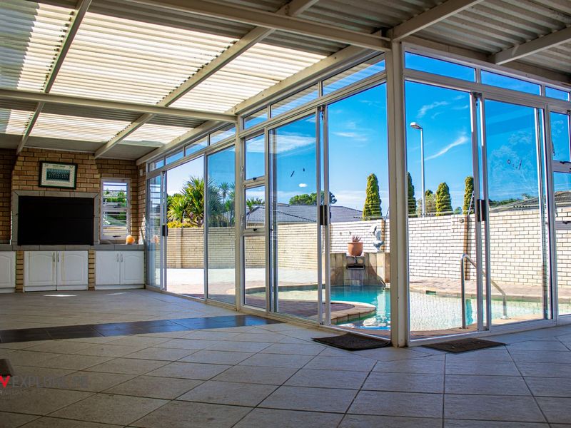 House For Sale in Summerstrand - Photo 6