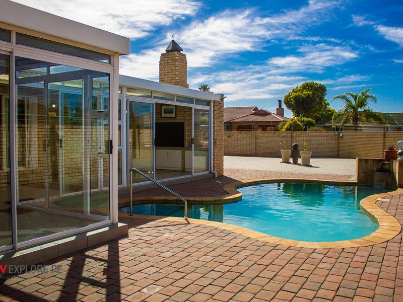 House For Sale in Summerstrand - Photo 3