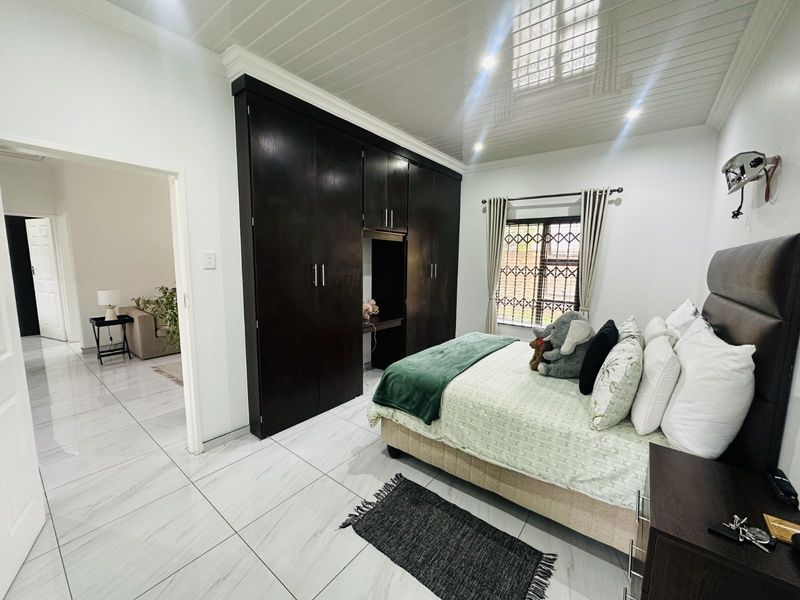 Townhouse For Sale in Terra Nova - Photo 7