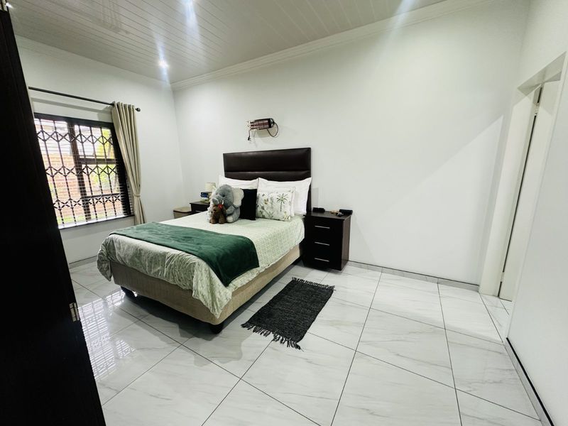 Townhouse For Sale in Terra Nova - Photo 6