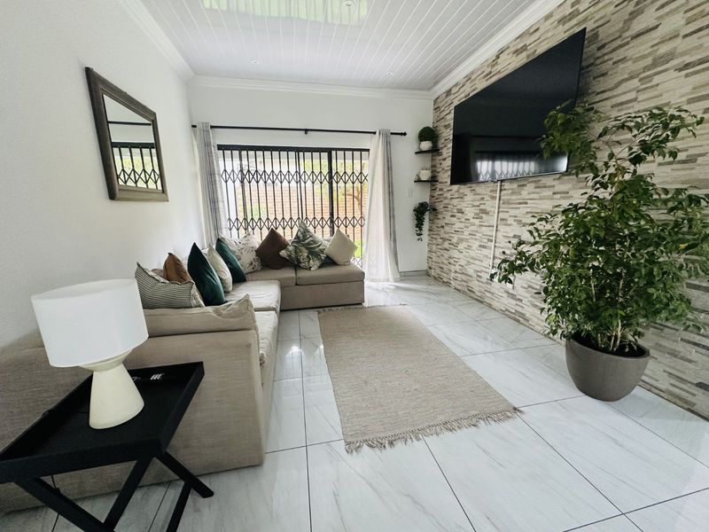 Townhouse For Sale in Terra Nova - Photo 5