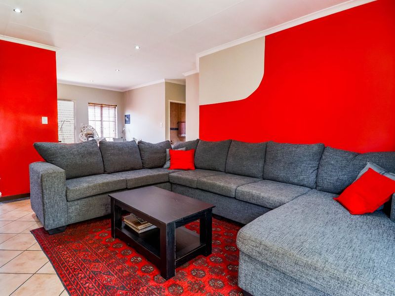 Townhouse For Sale in Monavoni - Photo 6