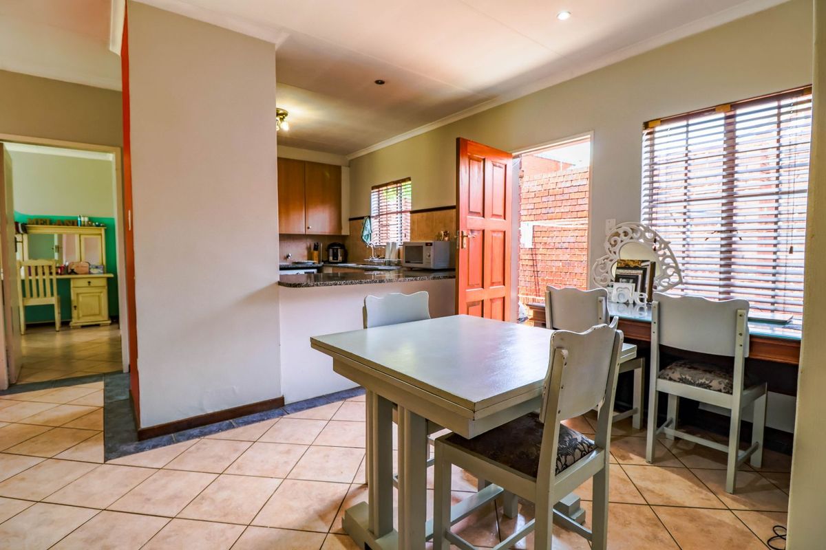 Townhouse For Sale in Monavoni - Photo 5