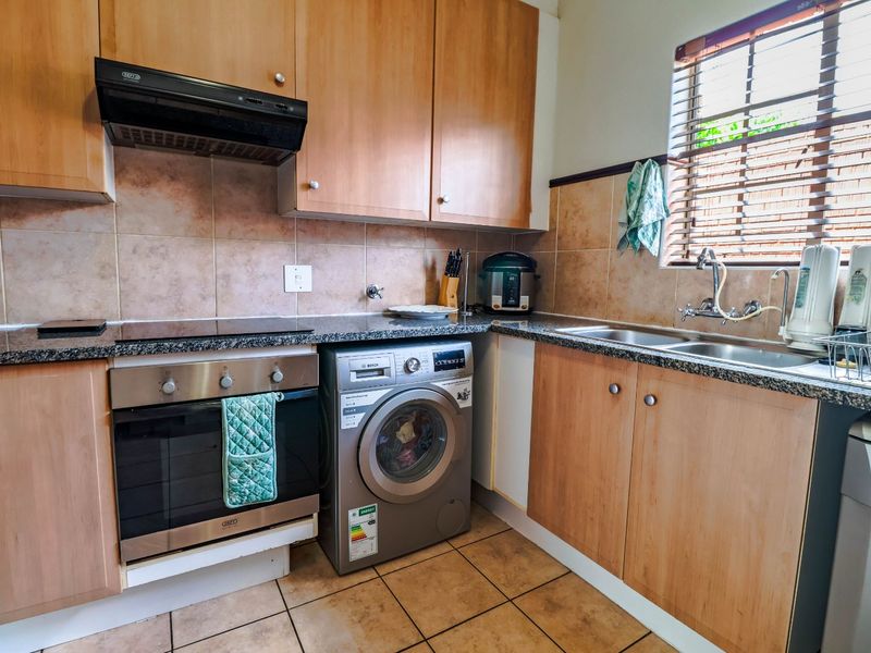 Townhouse For Sale in Monavoni - Photo 4