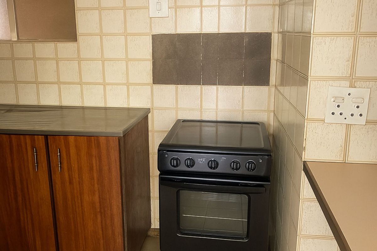 Apartment For Sale in Pretoria West - Photo 2