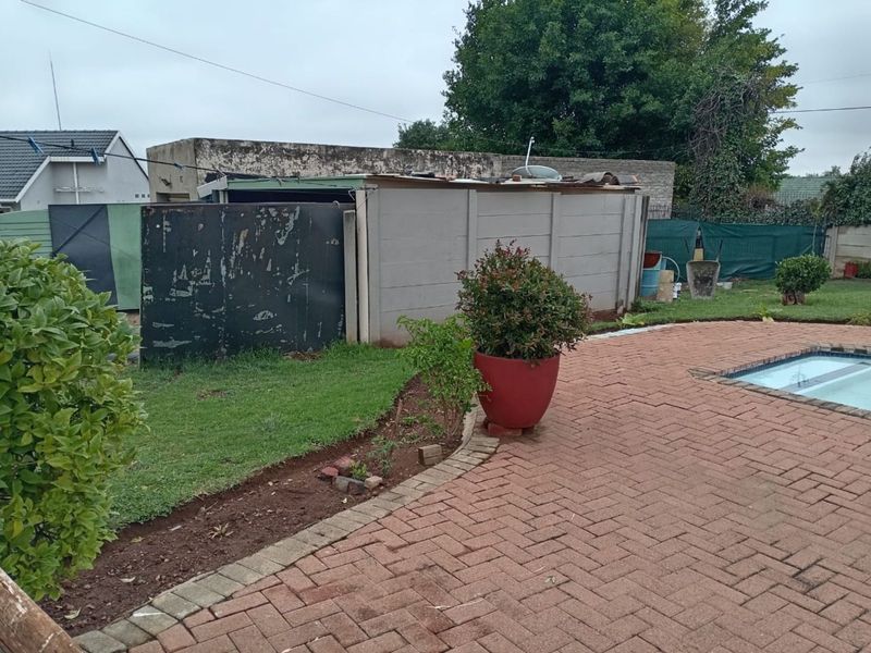 House For Sale in Witpoortjie - Photo 10