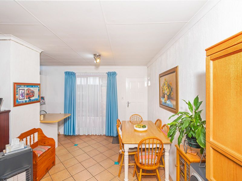 Townhouse For Sale in Sonneglans - Photo 7