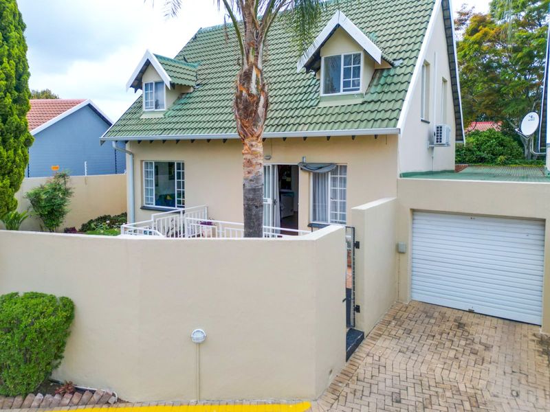 Townhouse For Sale in Sonneglans - Photo 3