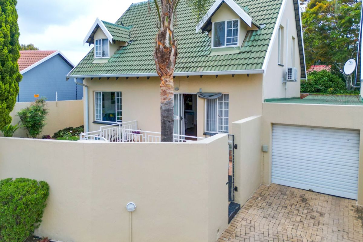 Townhouse For Sale in Sonneglans - Photo 3