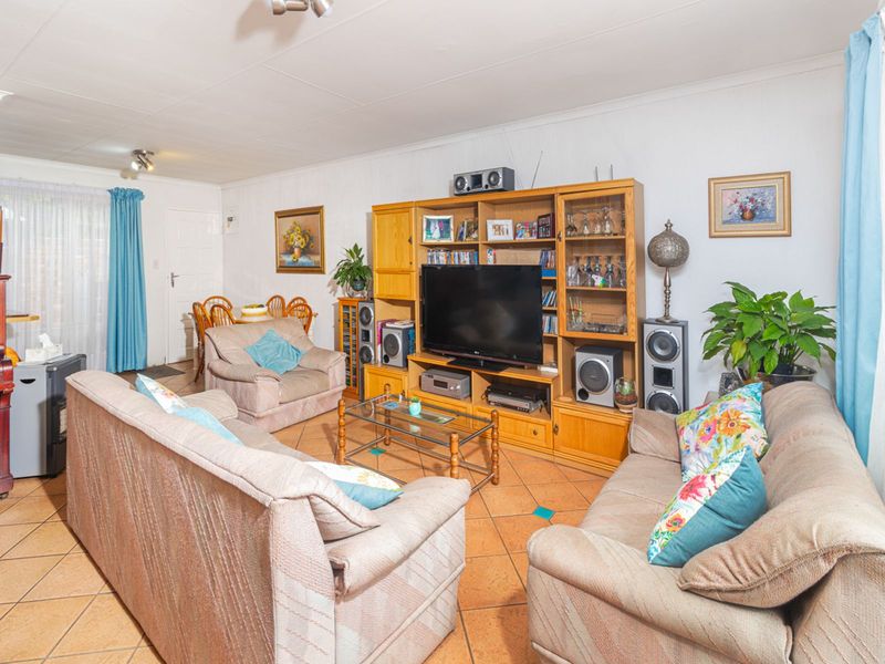 Townhouse For Sale in Sonneglans - Photo 5