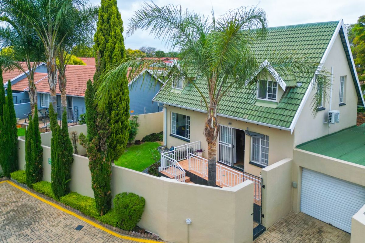 Townhouse For Sale in Sonneglans - Photo 2