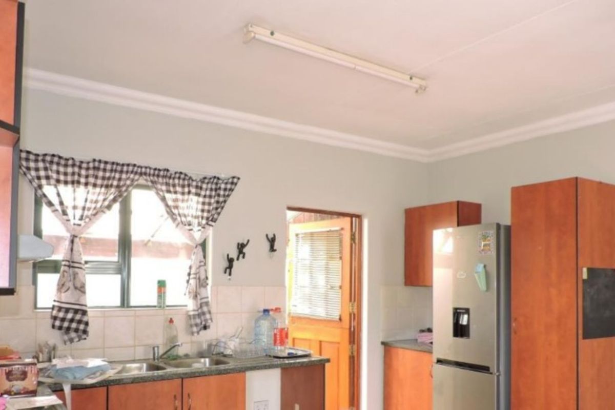 Townhouse For Sale in Cullinan Central - Photo 5