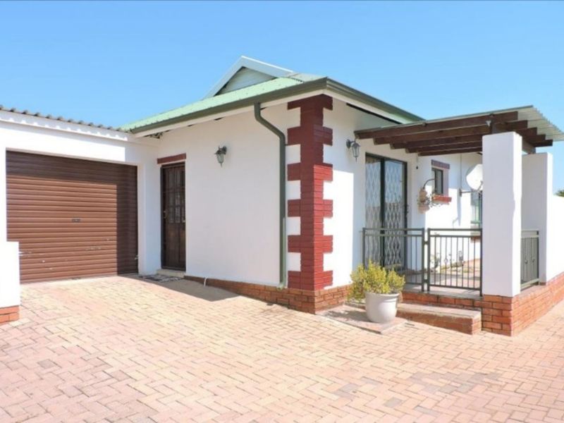 Townhouse For Sale in Cullinan Central - Photo 4