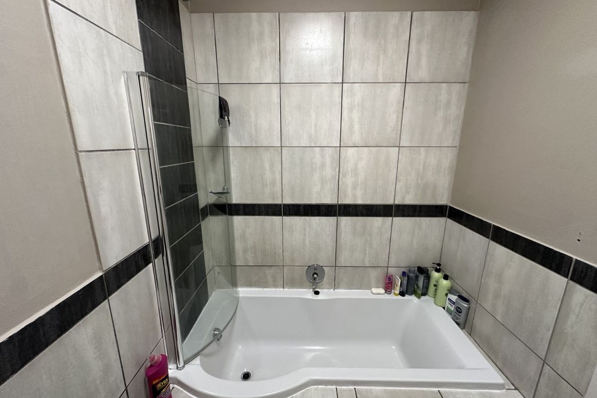 Apartment For Sale in Terra Nova - Photo 4