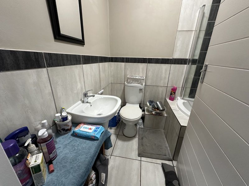 Apartment For Sale in Terra Nova - Photo 5