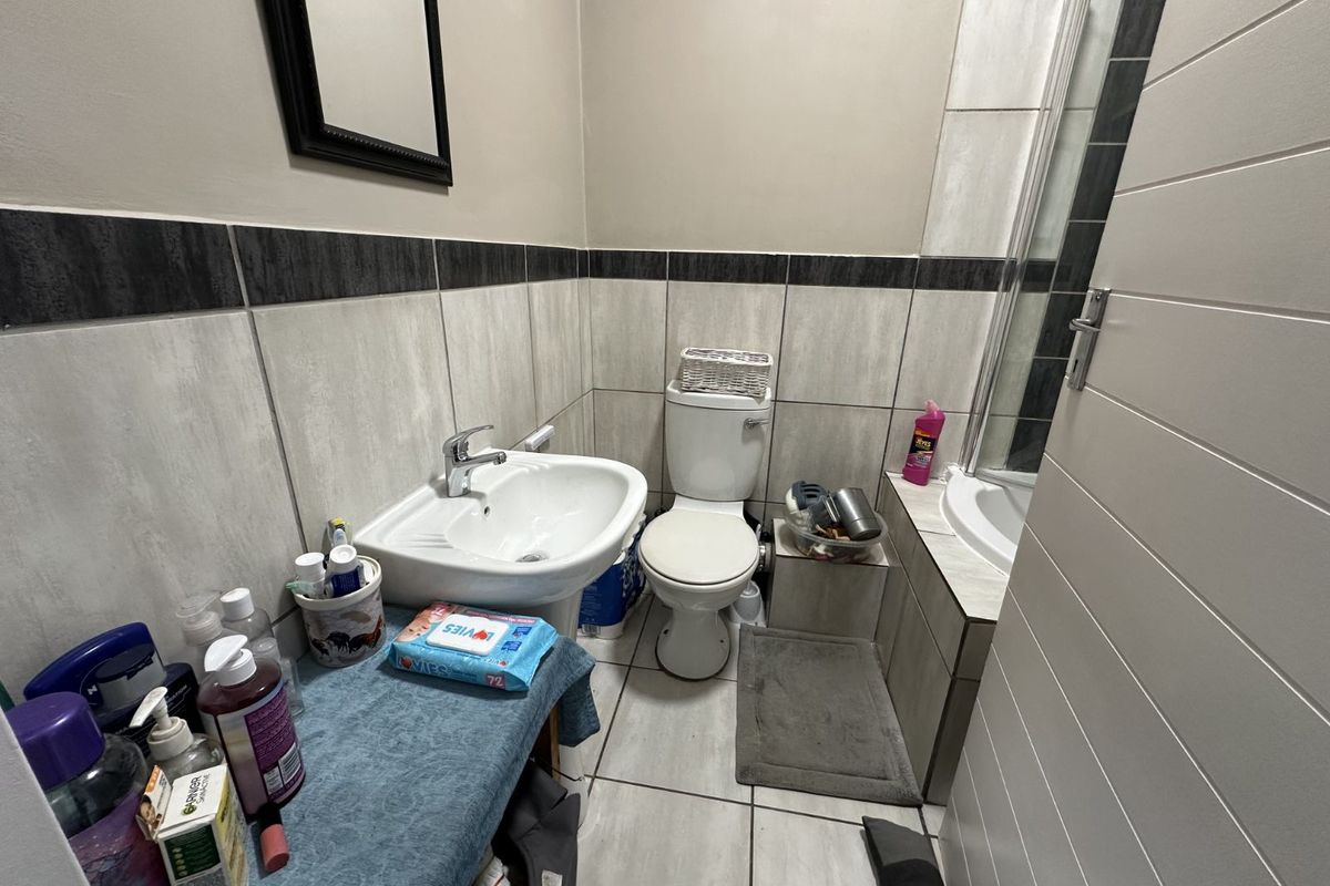 Apartment For Sale in Terra Nova - Photo 5