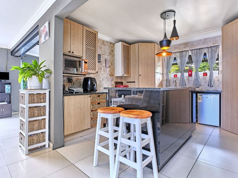 House For Sale in Greymont - Photo 4