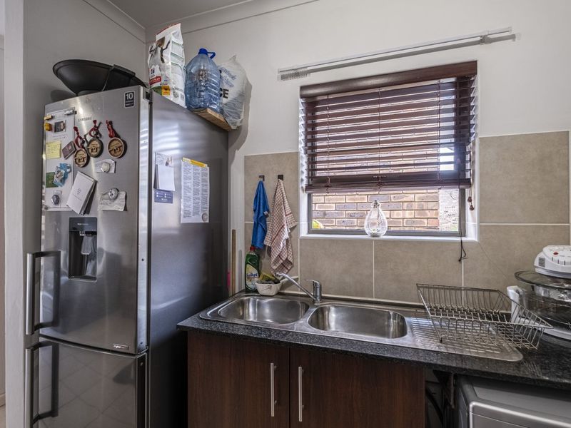 Townhouse For Sale in South End - Photo 5