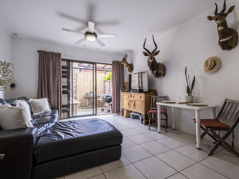 Townhouse For Sale in South End - Photo 7