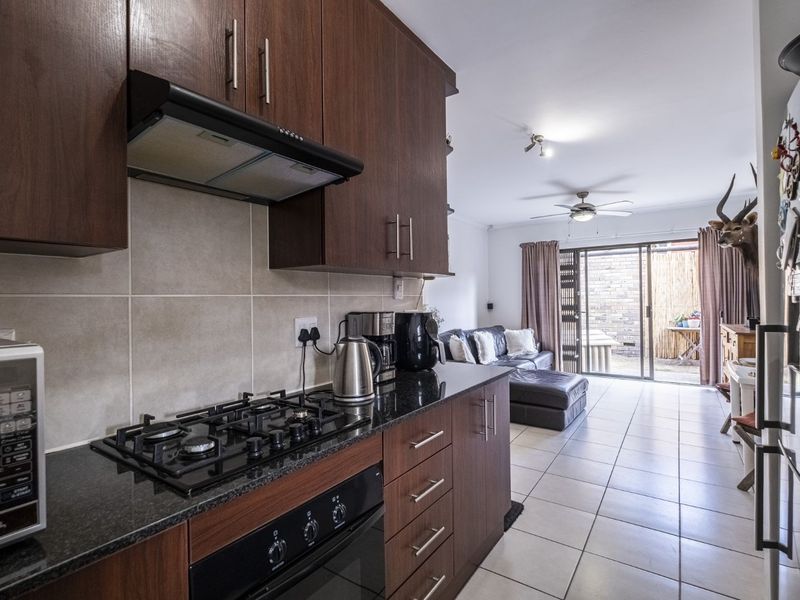 Townhouse For Sale in South End - Photo 2