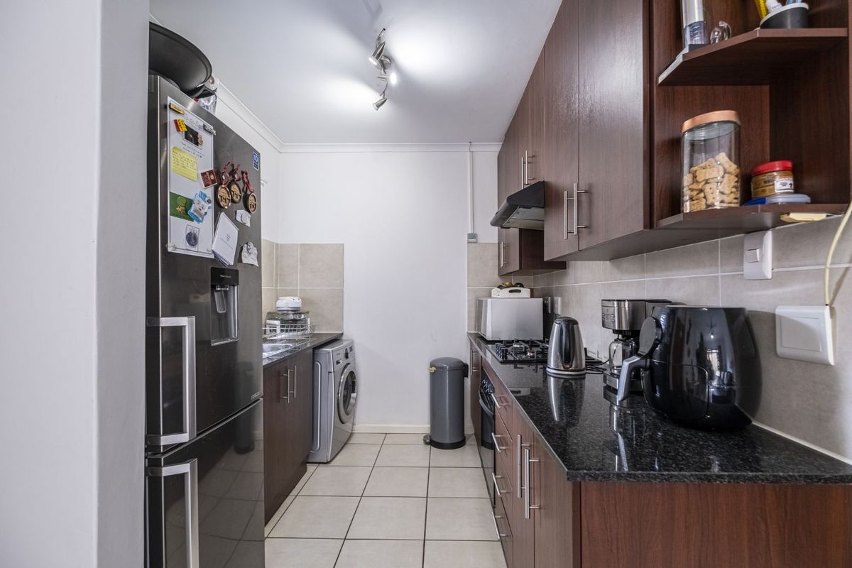 Townhouse For Sale in South End - Photo 4